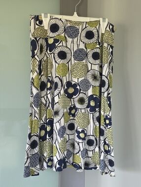 Point Zero Size M Floral Skirt
